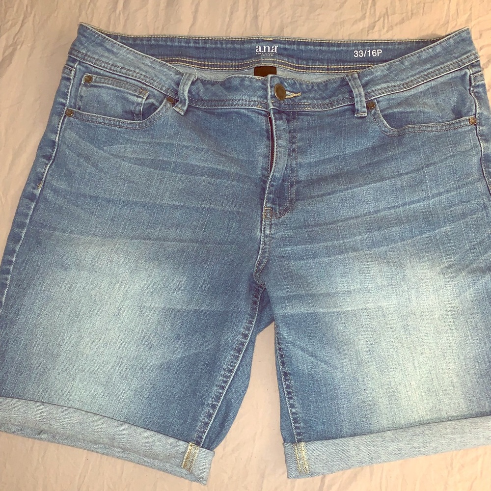 Ana SZ 33 petite Bermuda jean shorts